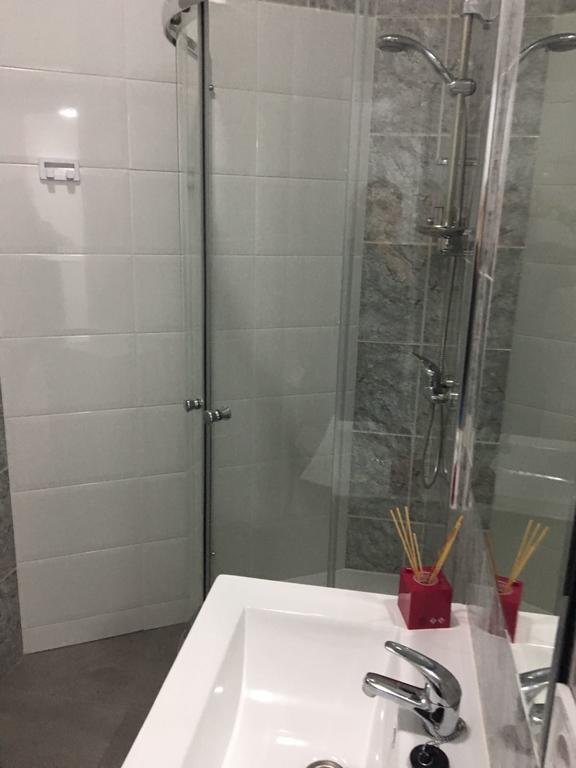 Jmg Hostels Мадрид Екстериор снимка