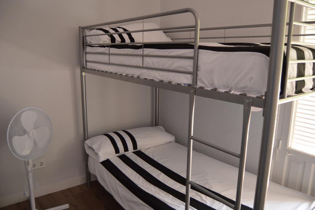 Jmg Hostels Мадрид Екстериор снимка