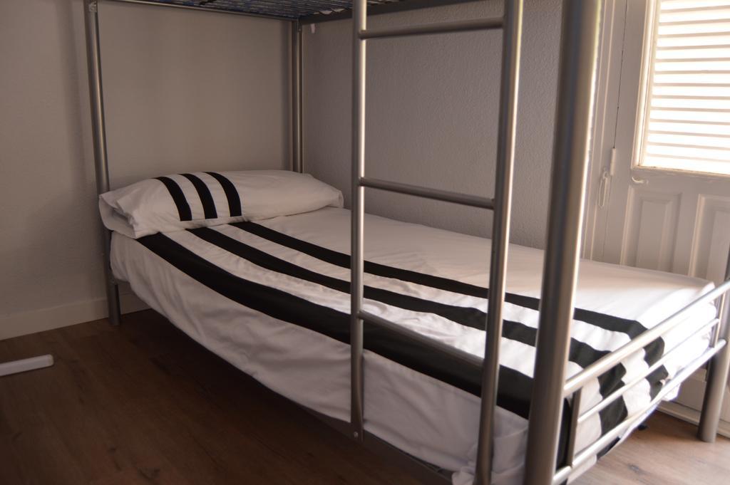 Jmg Hostels Мадрид Екстериор снимка