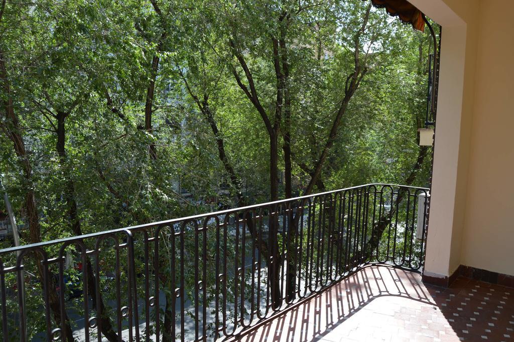 Jmg Hostels Мадрид Екстериор снимка